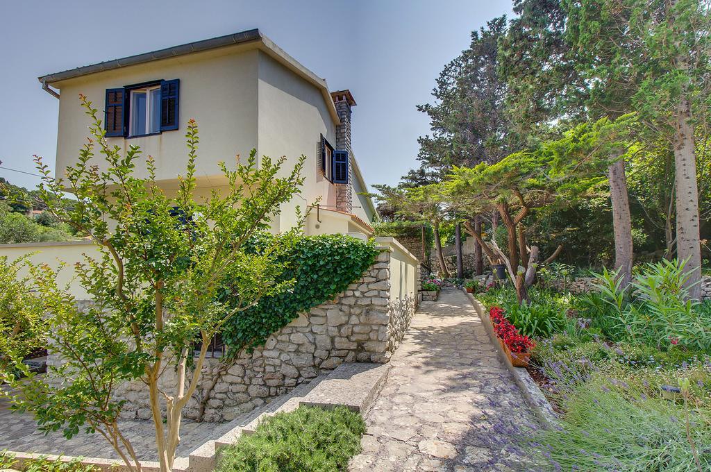 Holiday Home Villa Esperanca Veli Losinj Ngoại thất bức ảnh